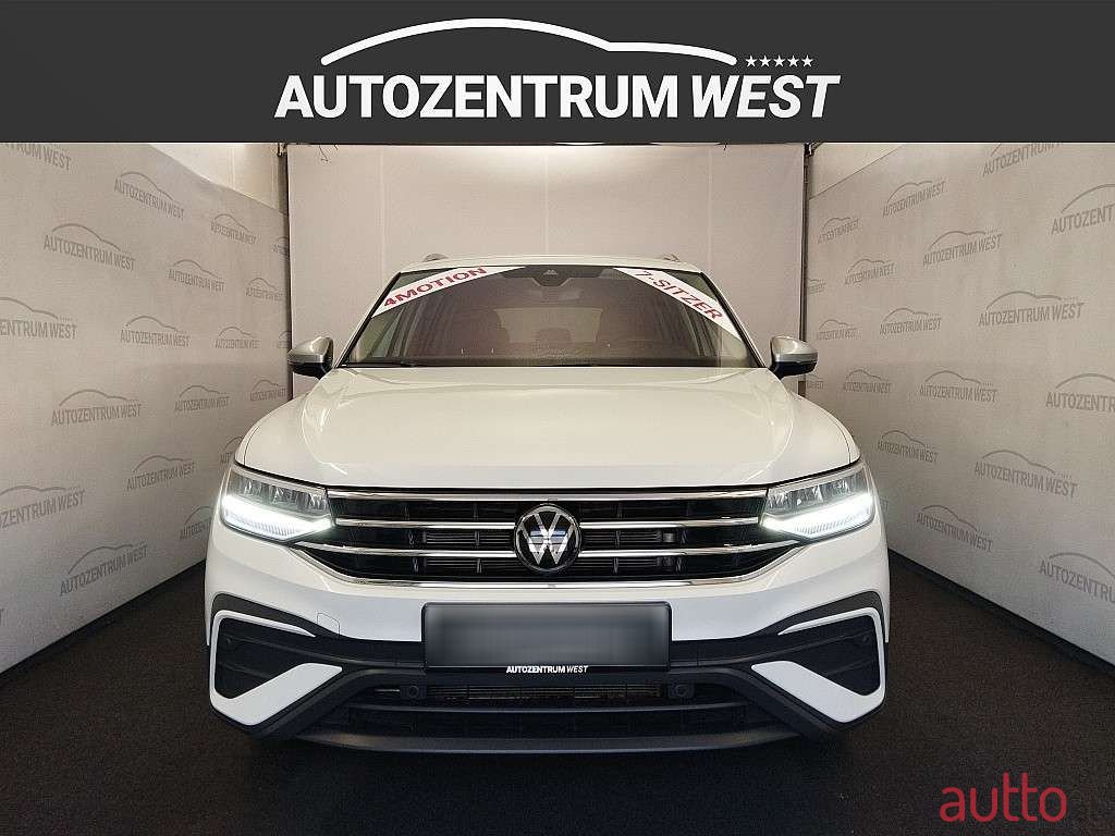 2023' Volkswagen Tiguan photo #2