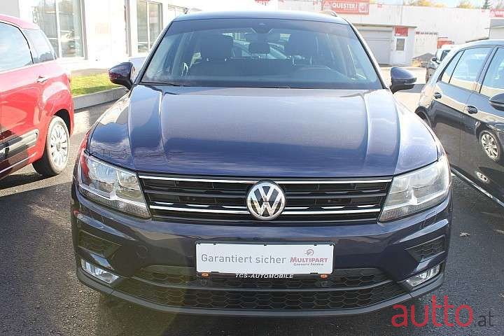 2016' Volkswagen Tiguan photo #2
