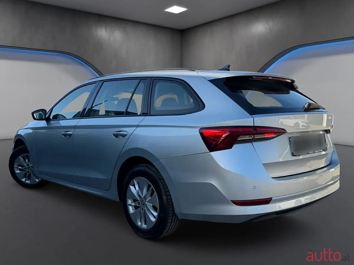 2023' Skoda Octavia photo #3