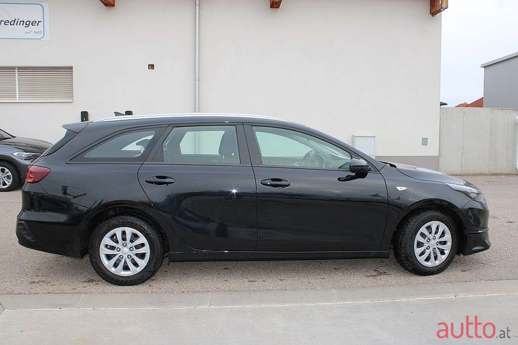 2023' Kia Ceed photo #4