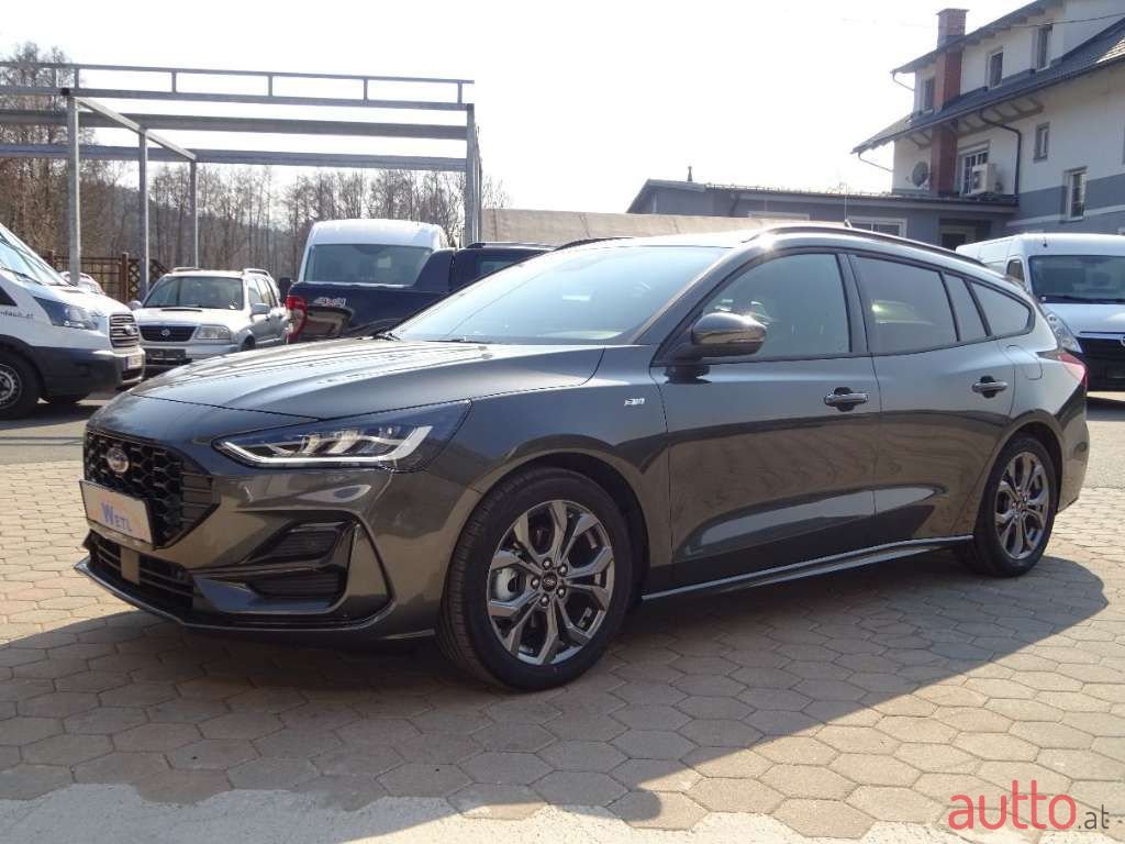 2022' Ford Focus photo #1