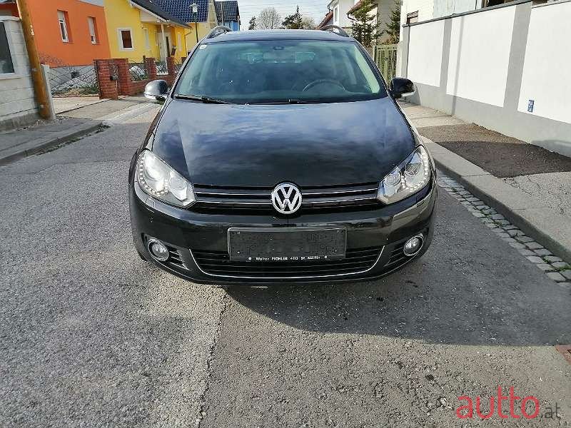 2011' Volkswagen Golf photo #2