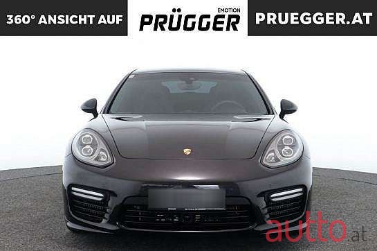 2013' Porsche Panamera photo #2