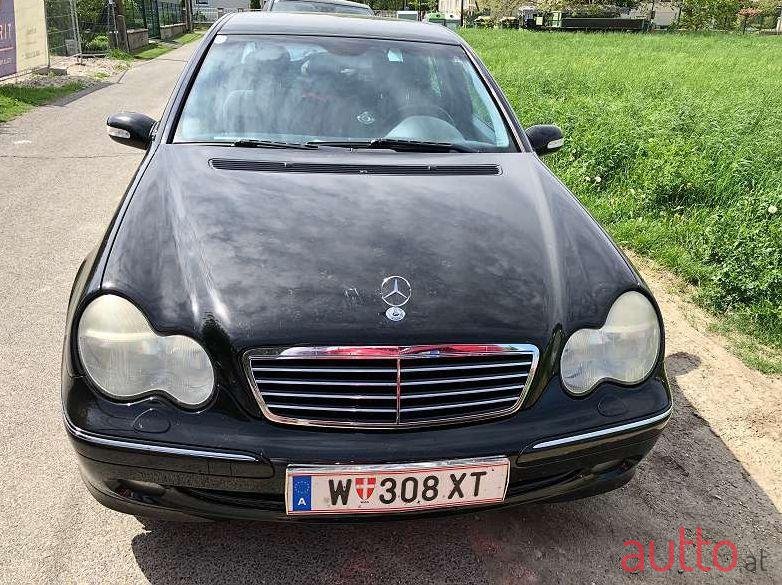 2005' Mercedes-Benz C-Klasse photo #2