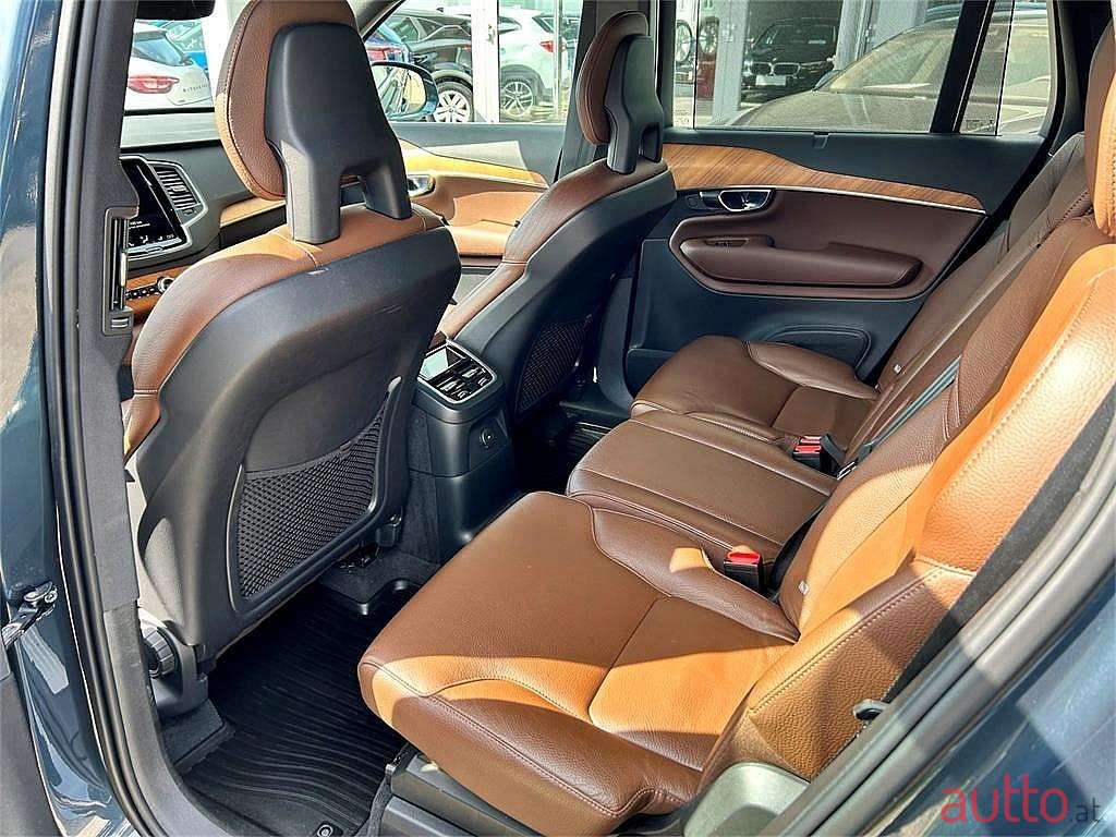 2020' Volvo XC90 photo #2