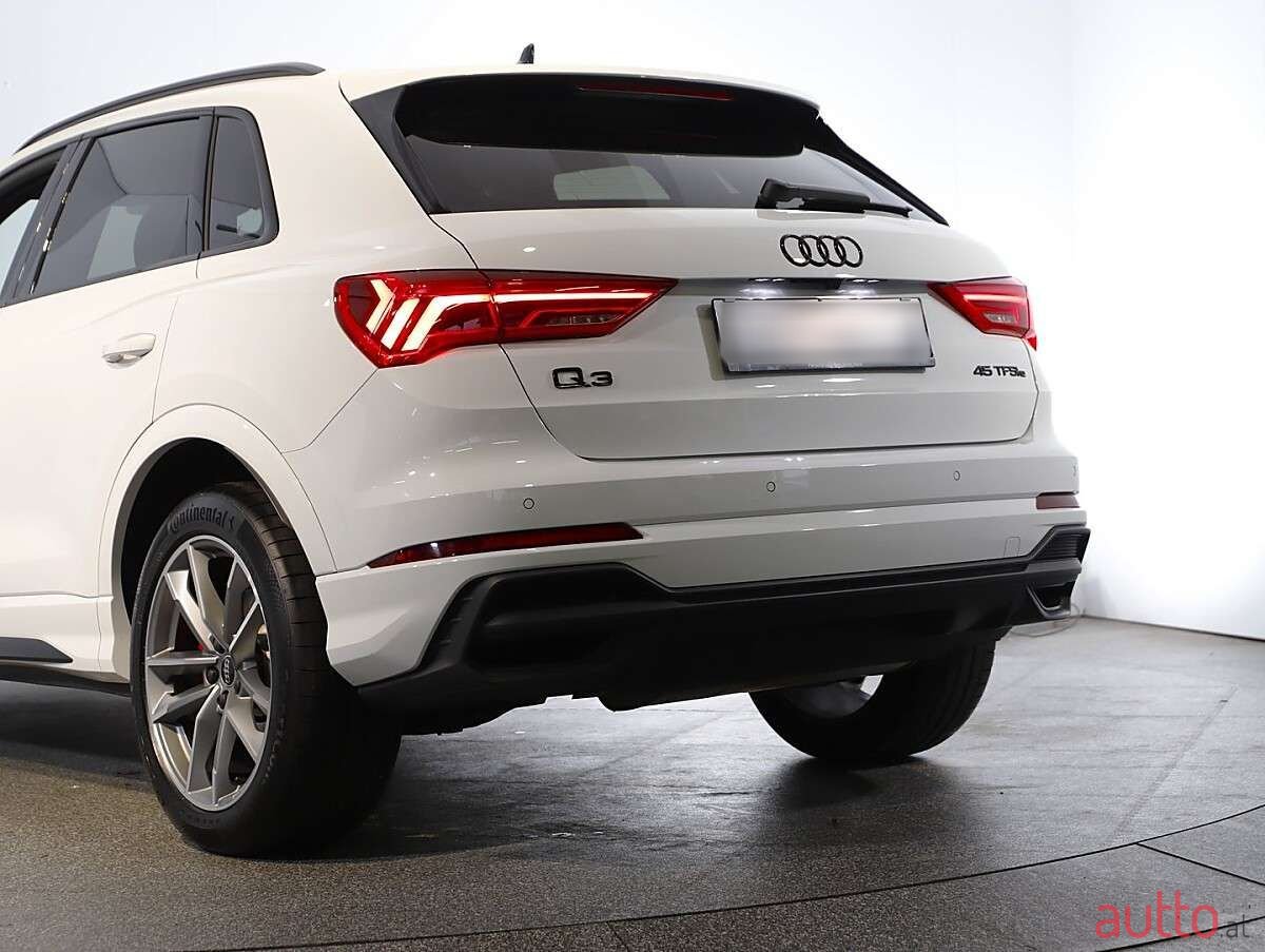 2023' Audi Q3 photo #4