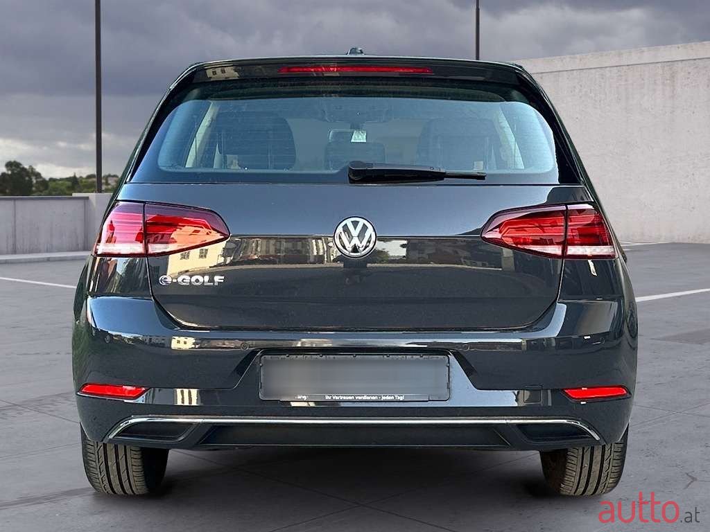 2020' Volkswagen Golf photo #4