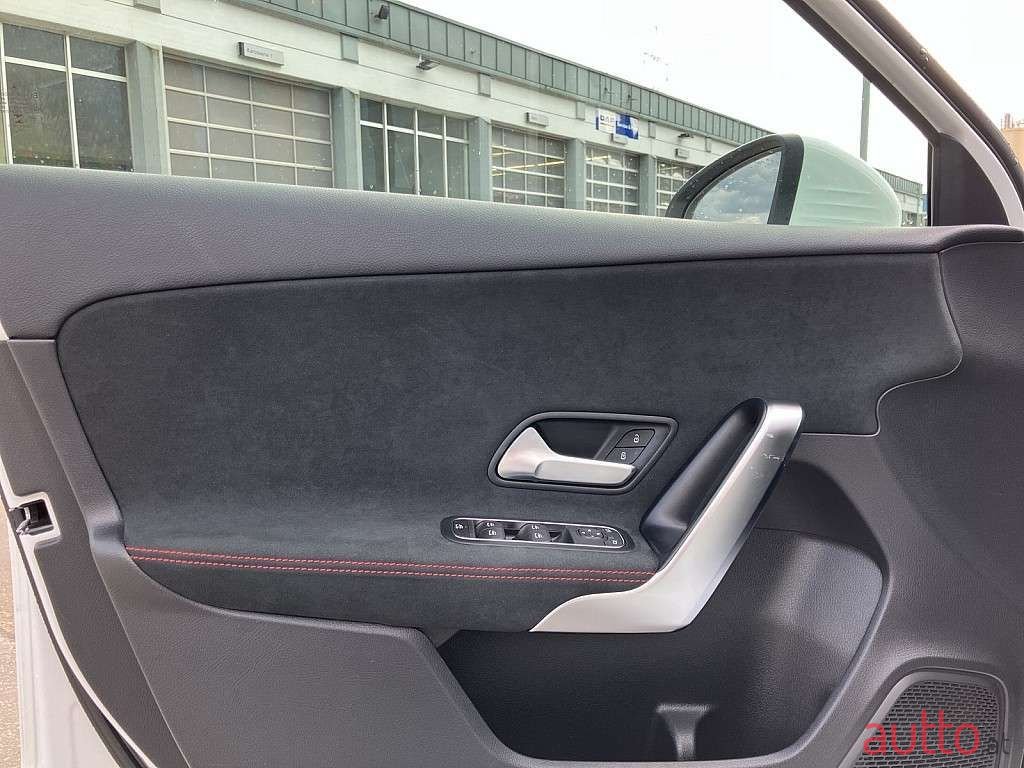 2021' Mercedes-Benz A-Klasse photo #3