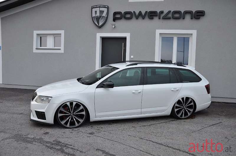 2014' Skoda Octavia photo #3