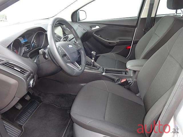 2016' Ford Focus photo #2