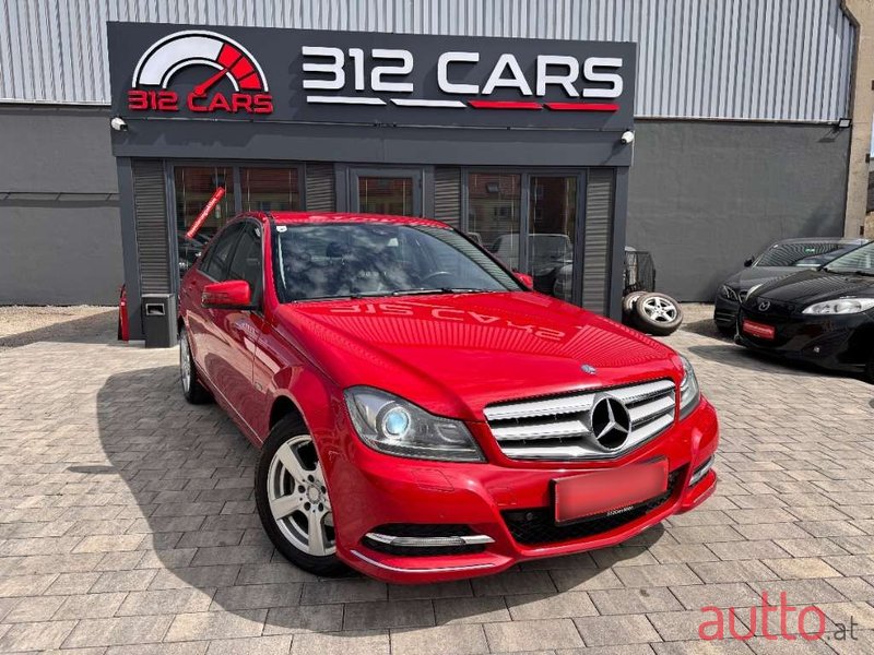 2011' Mercedes-Benz C-Klasse photo #3