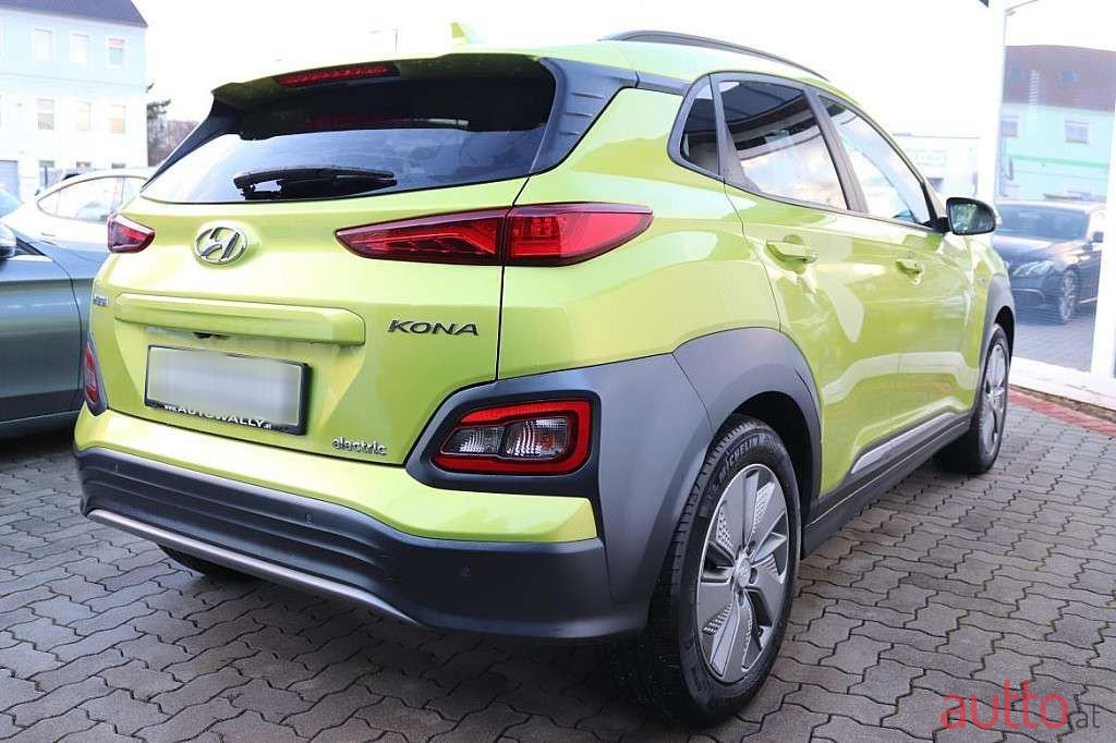 2020' Hyundai Kona photo #3