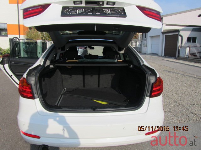 2014' BMW 3 Series GT 318 photo #6