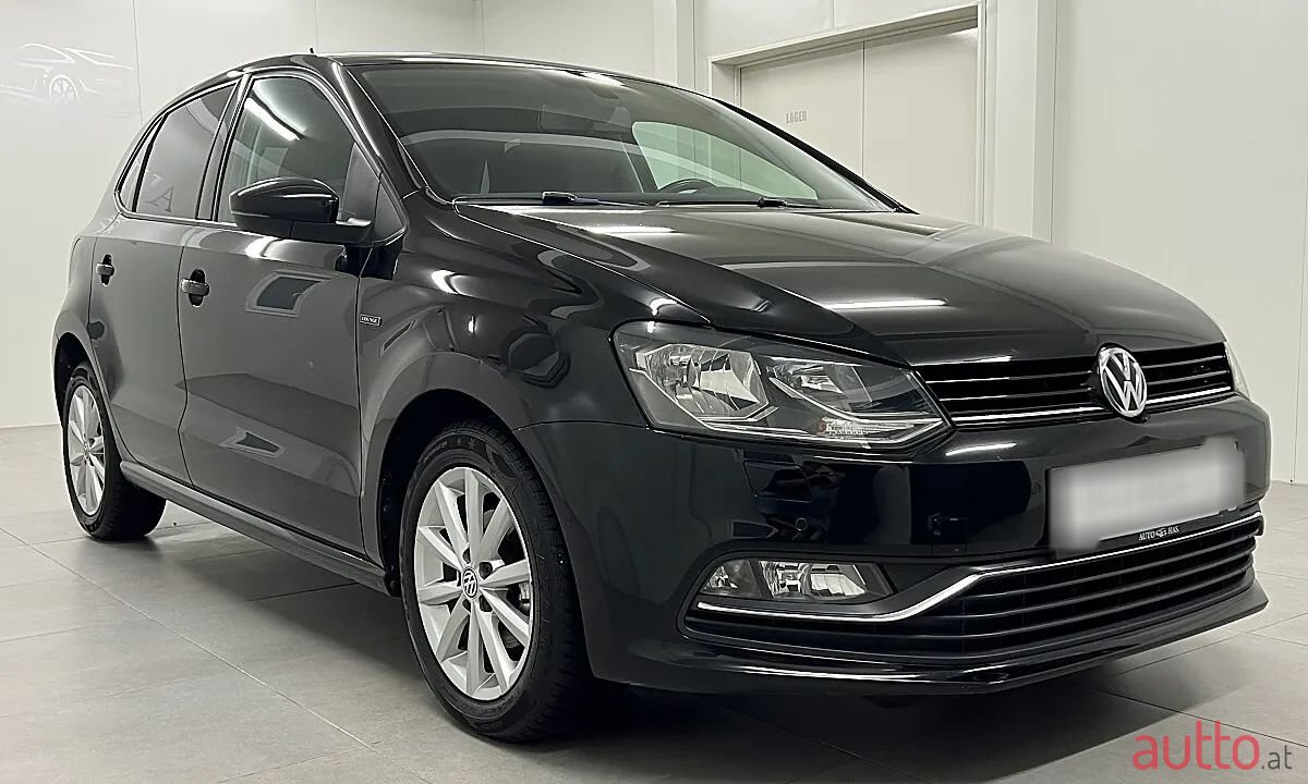 2015' Volkswagen Polo photo #3