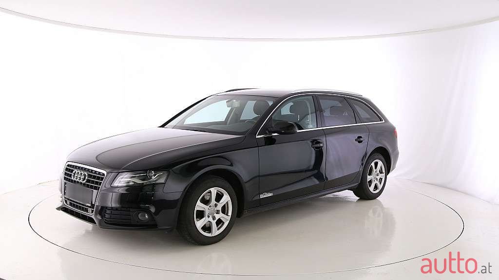 2011' Audi A4 photo #1