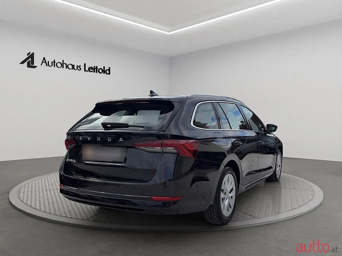 2023' Skoda Octavia photo #6