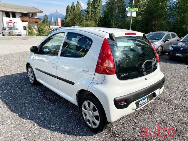 2010' Peugeot 107 photo #3