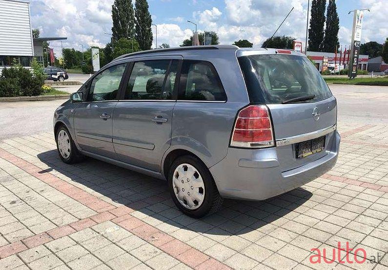 2008' Opel Zafira photo #2