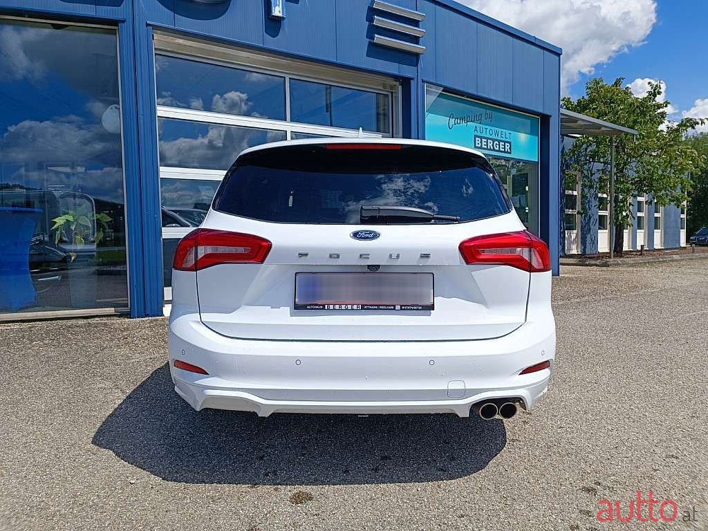 2020' Ford Focus photo #4