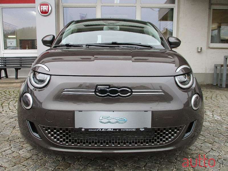 2020' Fiat 500 E photo #2