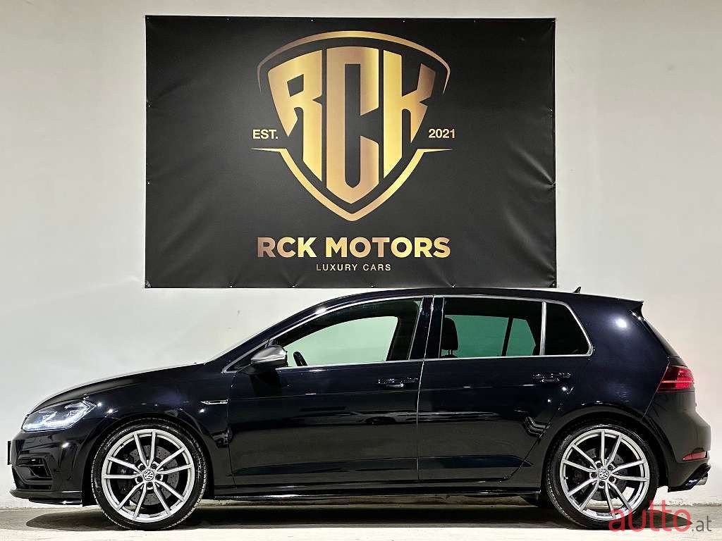 2019' Volkswagen Golf photo #6