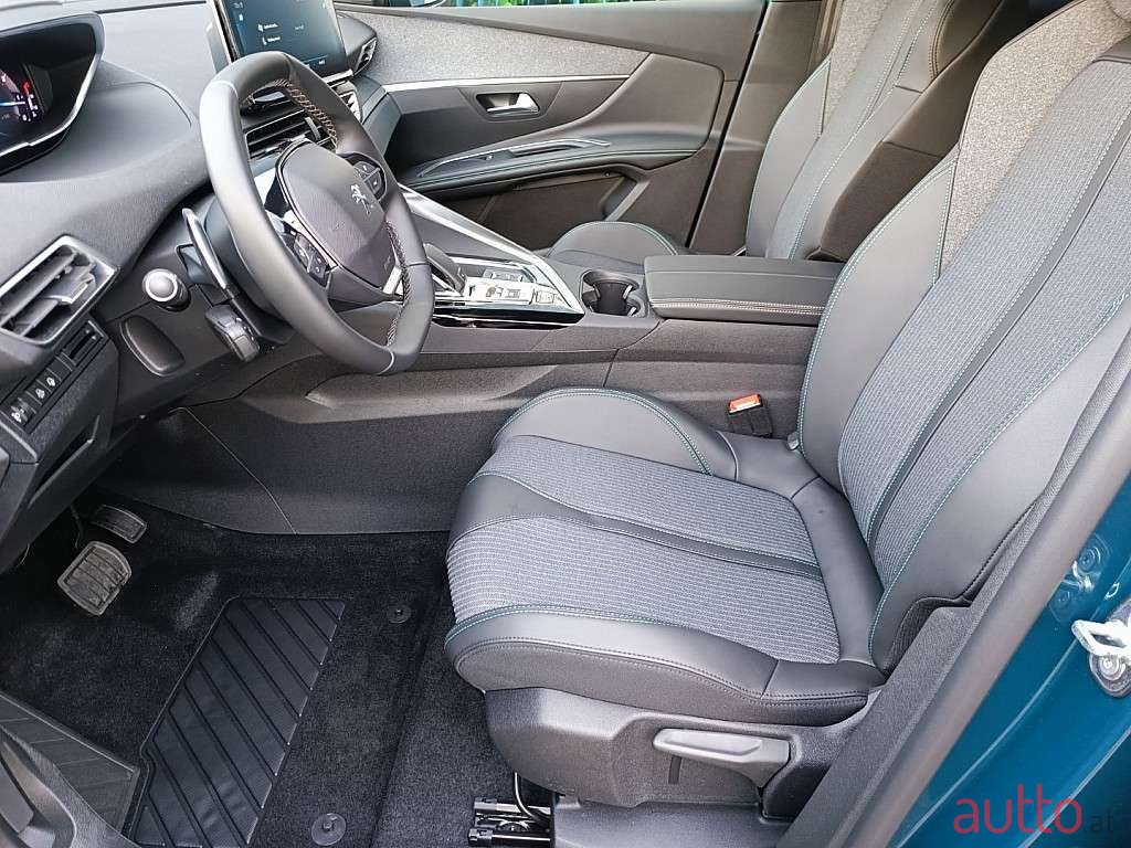 2022' Peugeot 3008 photo #4