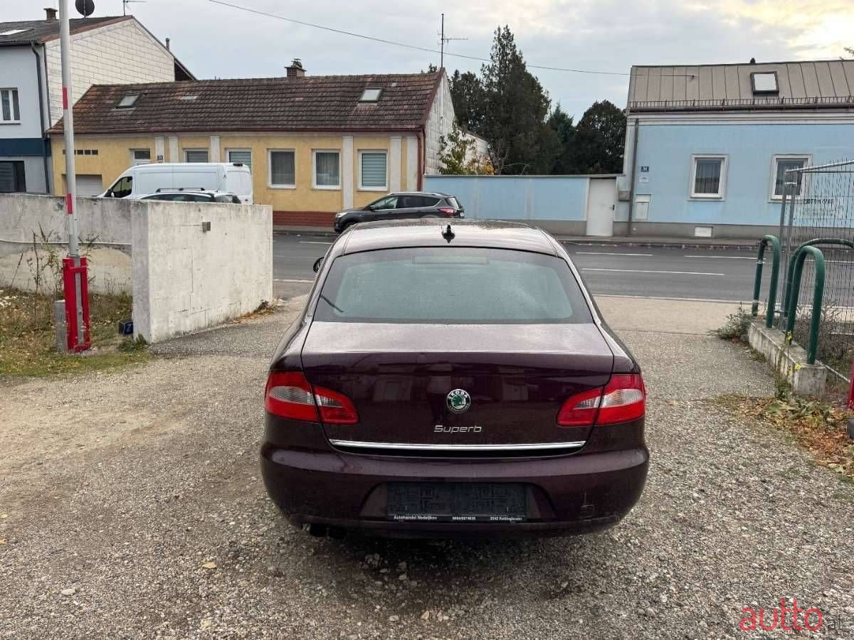 2009' Skoda Superb photo #5
