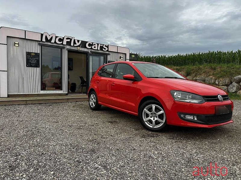 2011' Volkswagen Polo photo #1