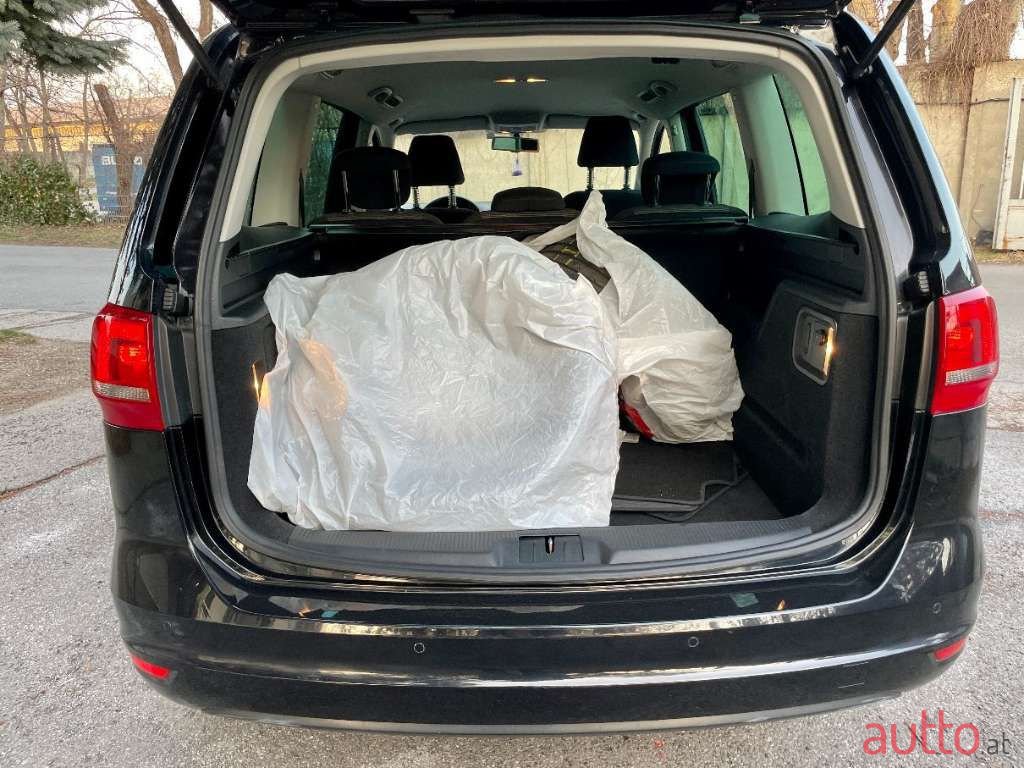 2010' Volkswagen Sharan photo #5