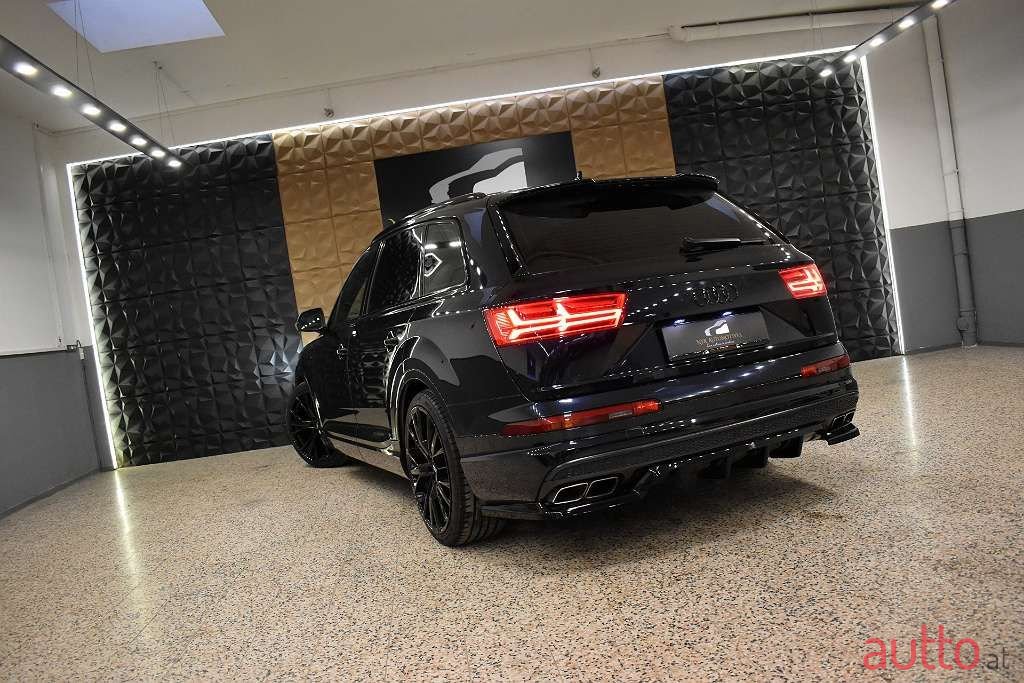 2015' Audi Q7 photo #2
