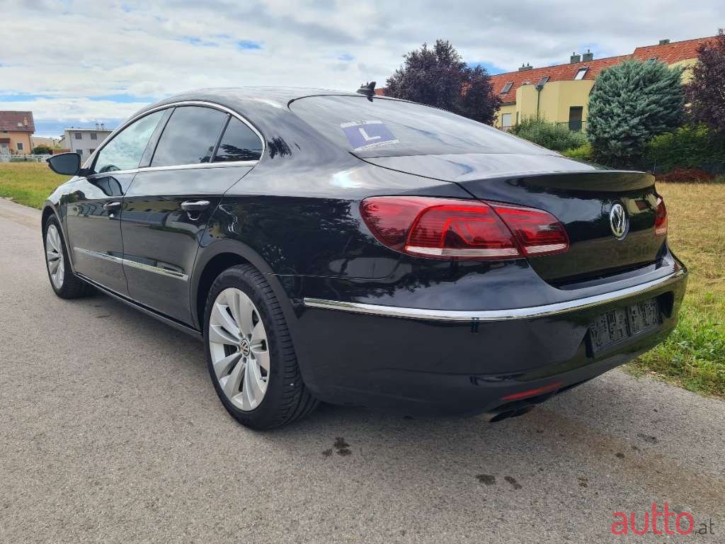 2013' Volkswagen Passat photo #4