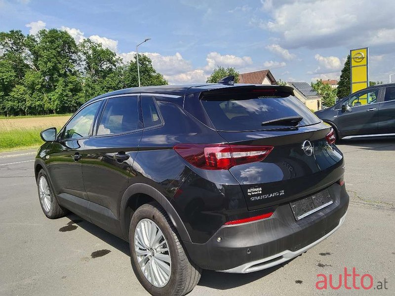 2018' Opel Grandland X photo #2