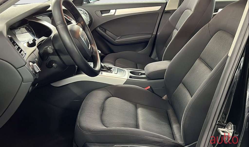 2012' Audi A4 photo #4