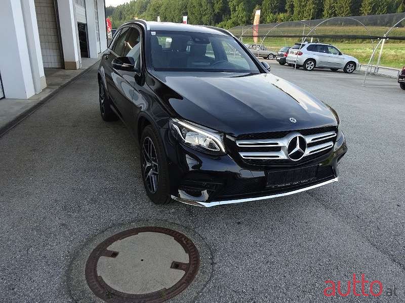 2019' Mercedes-Benz Clc-Klasse photo #1