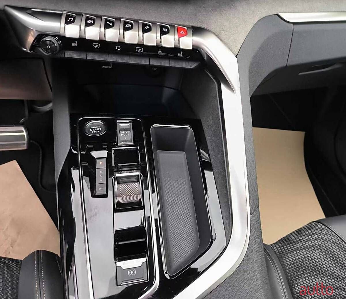 2024' Peugeot 3008 photo #4