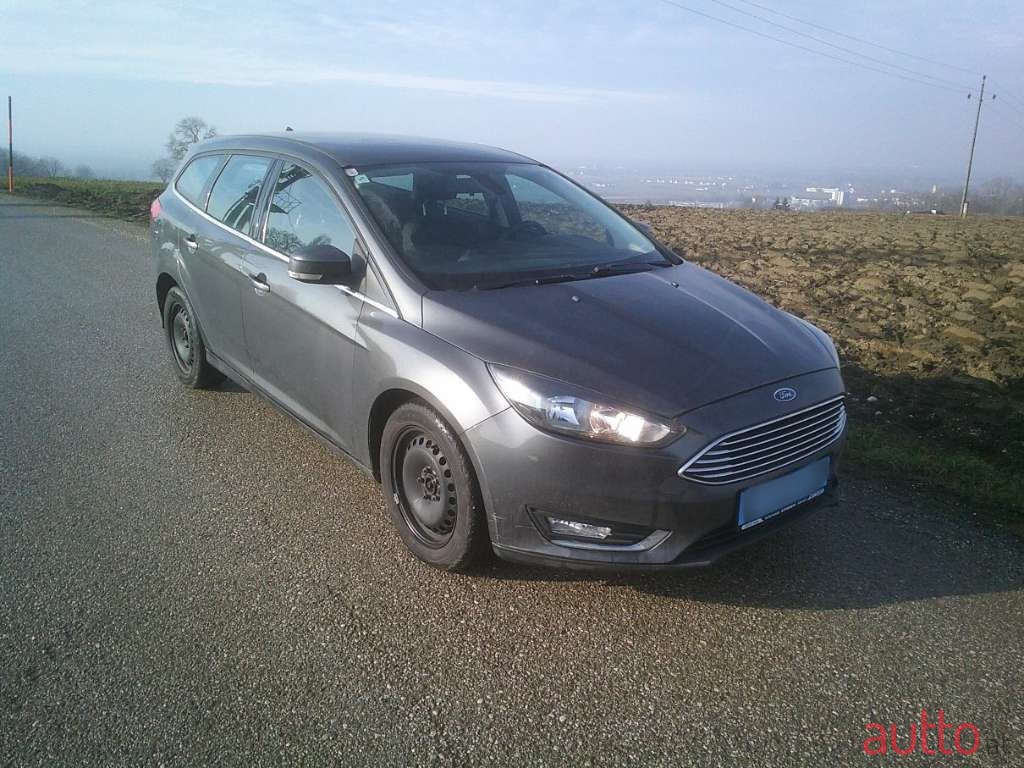 2015' Ford Focus photo #5