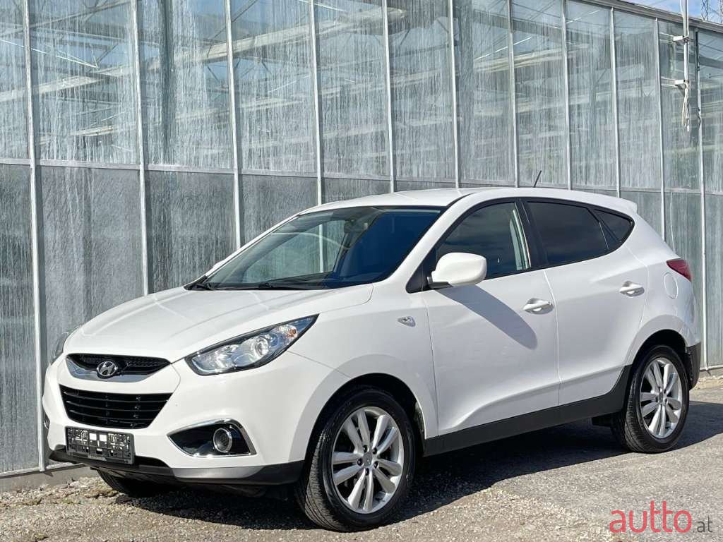 2011' Hyundai ix35 photo #1