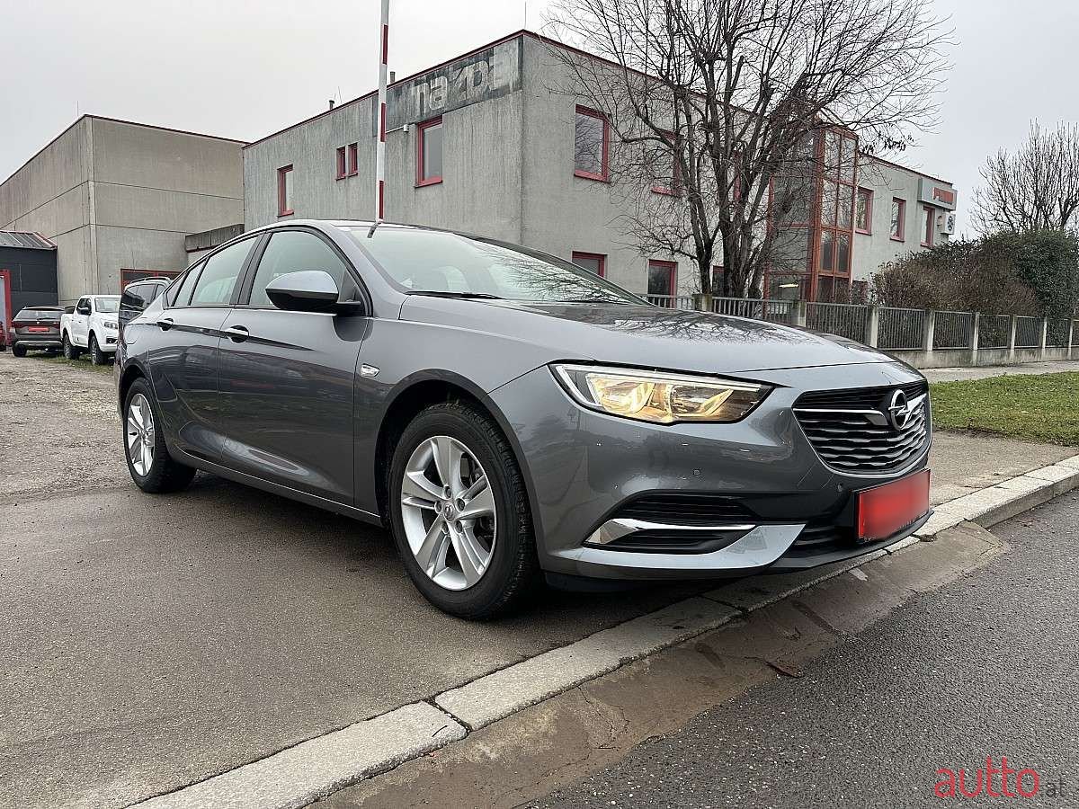 2018' Opel Insignia photo #2
