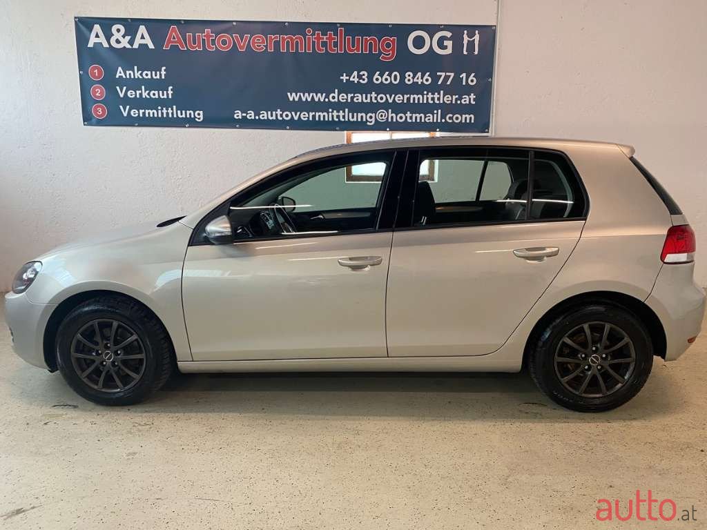 2009' Volkswagen Golf photo #6