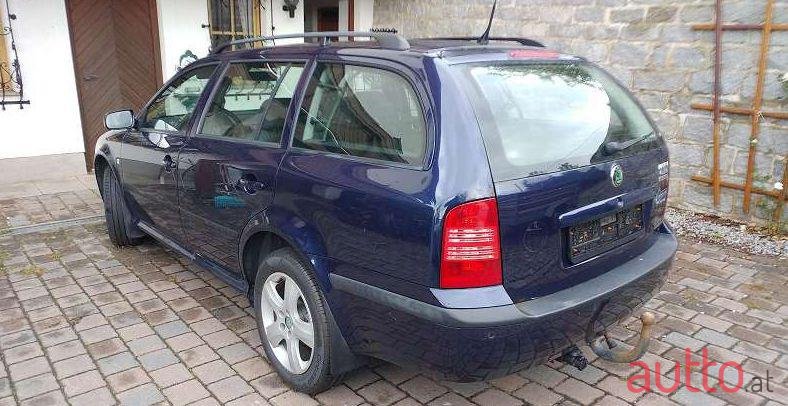 2005' Skoda Octavia photo #1