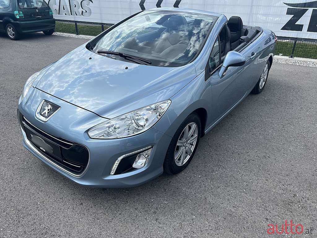 2012' Peugeot 308 photo #3