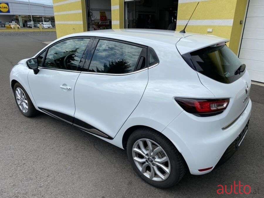 2017' Renault Clio photo #6