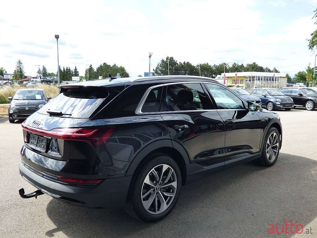 2022' Audi e-tron photo #2