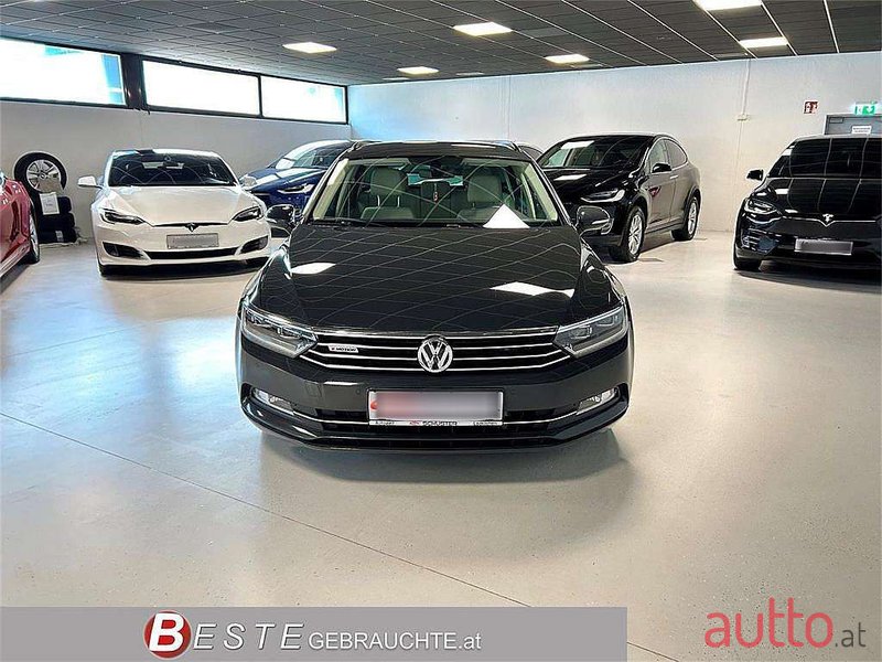 2017' Volkswagen Passat photo #3