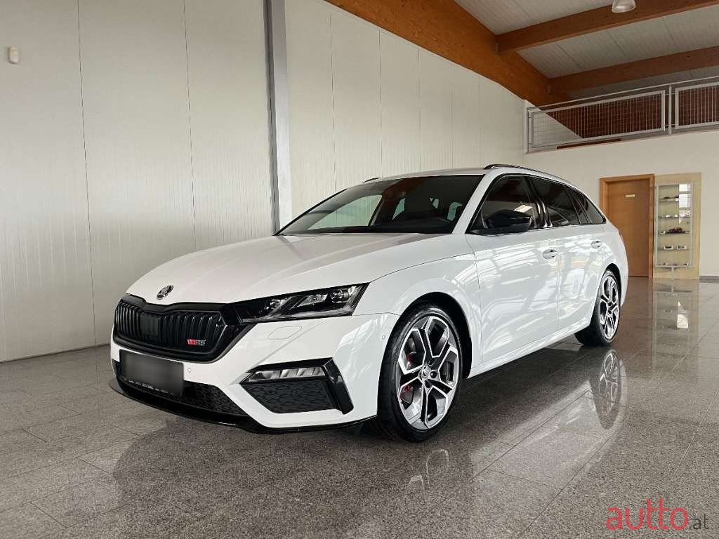 2021' Skoda Octavia photo #2