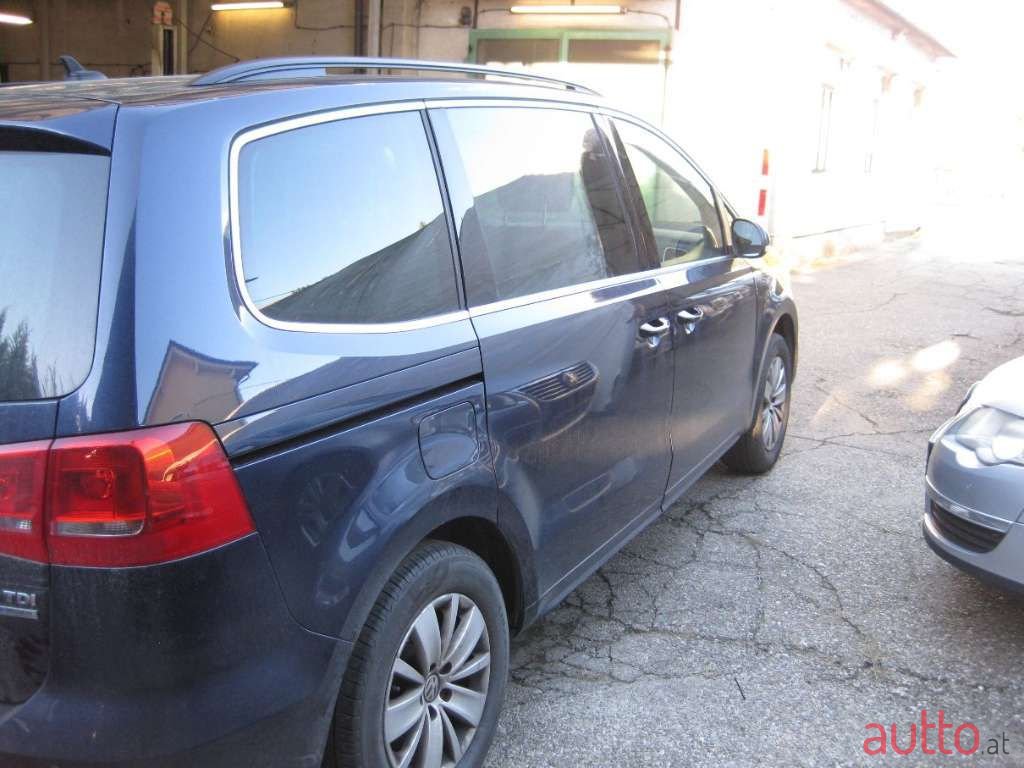2012' Volkswagen Sharan photo #3