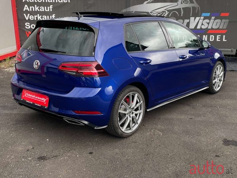 2017' Volkswagen Golf photo #4