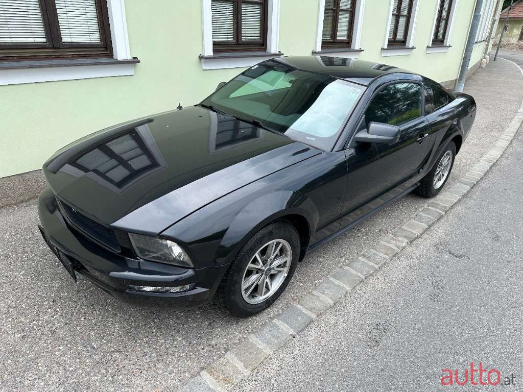 2006' Ford Mustang photo #1