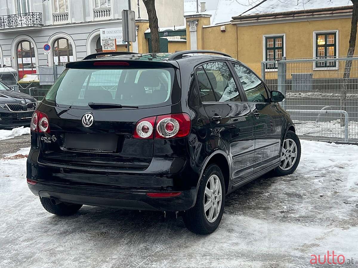 2014' Volkswagen Golf photo #6