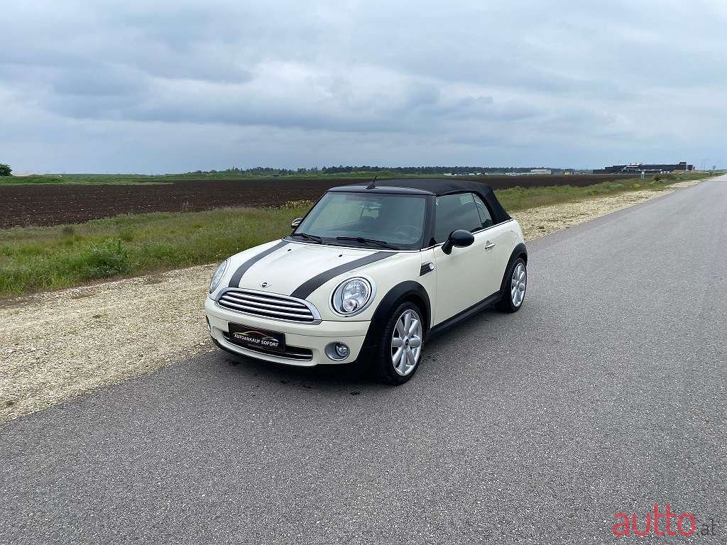 2010' MINI Cabrio photo #1